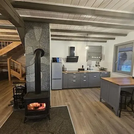 Semesterbostad Comfortable With A Terrace And Garden Borsk